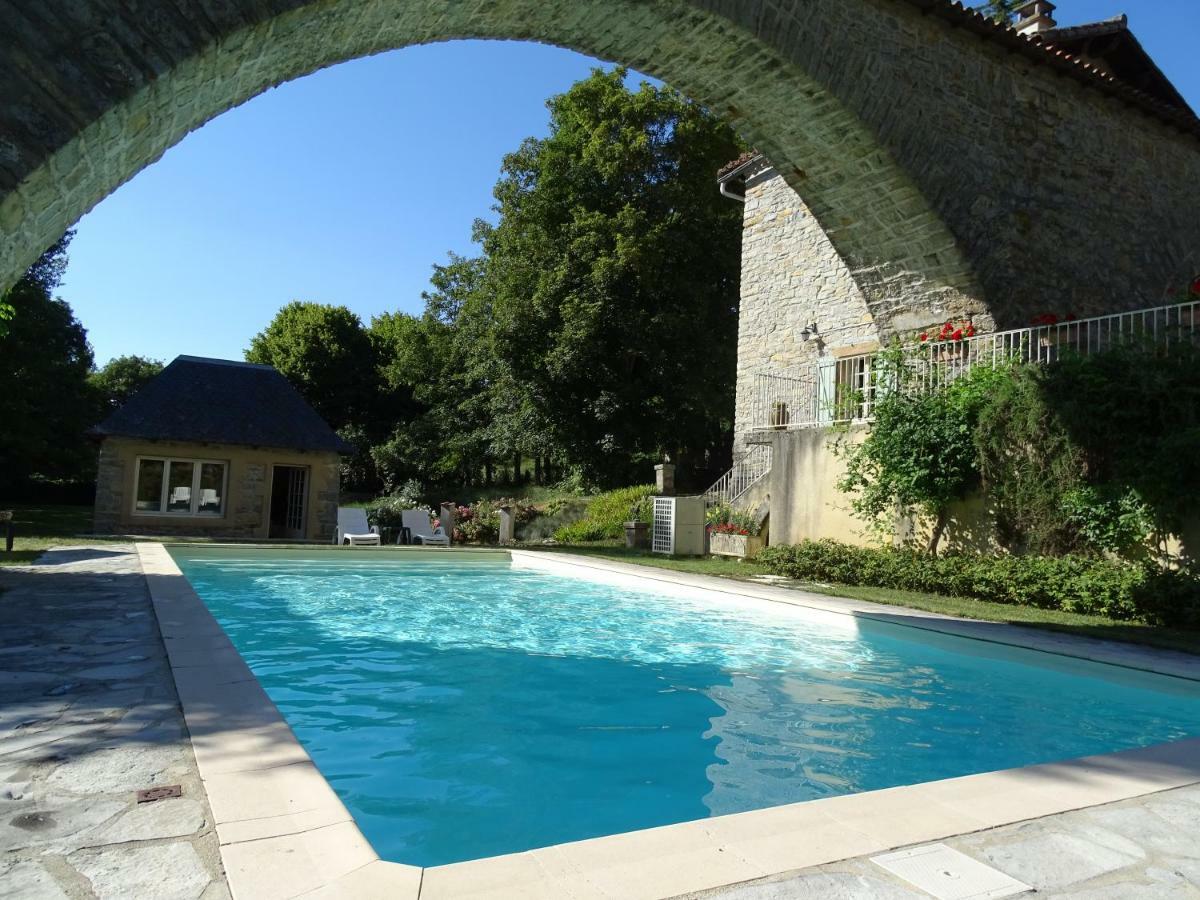 Les Tilleuls Saint-Georges-de-Luzencon Exterior photo